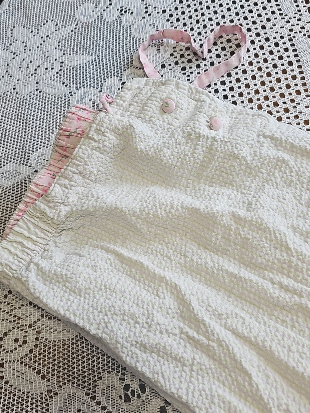 Vintage Capris Flower